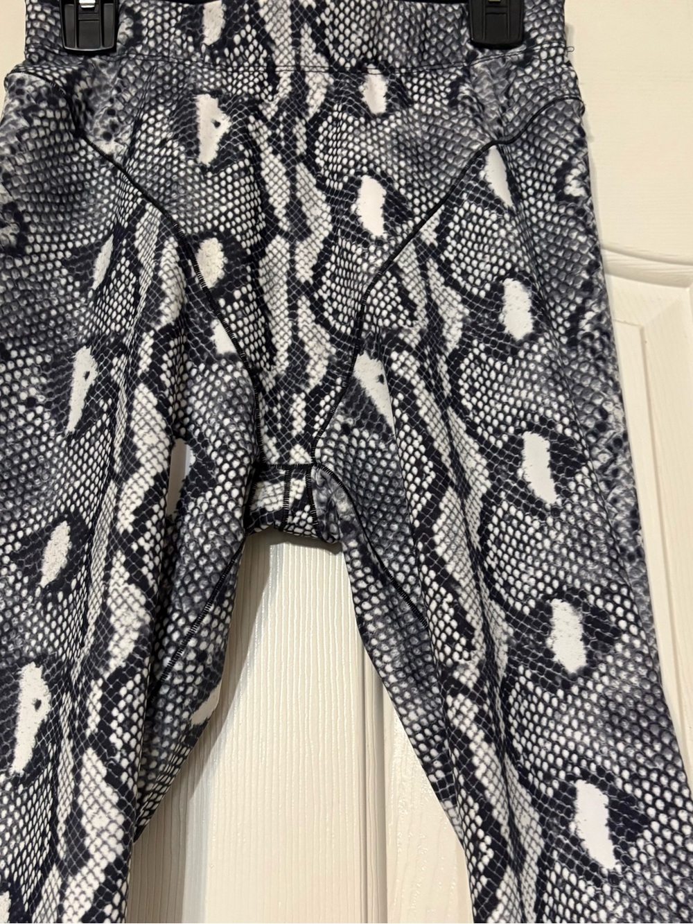 Adam Selman Sport Cropped Snake Print Top & Legging athletic Set Sz Small - Picture 5 of 8